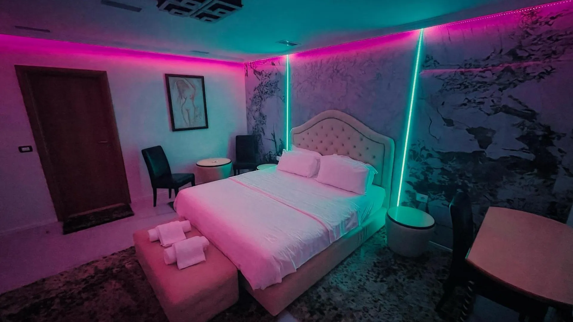 Hotel Rosa Blu Tirana 4*,