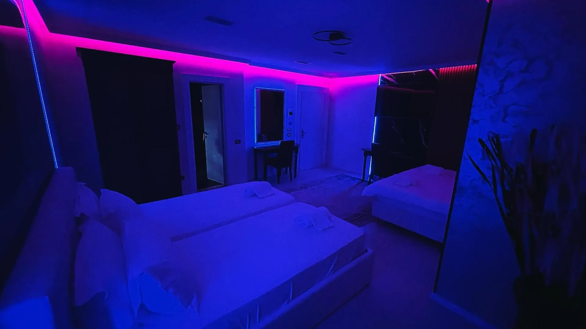 Hotel Rosa Blu Tirana 4*,